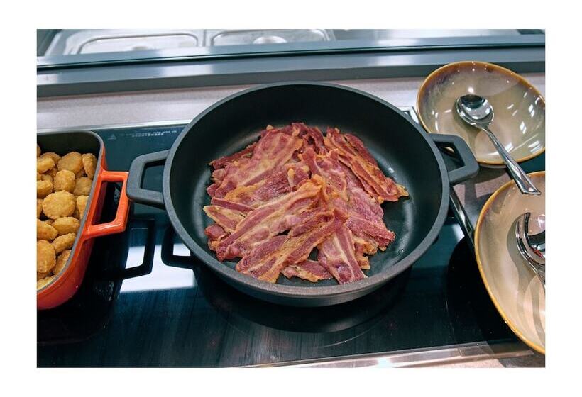 Summit Hotel Greenhills