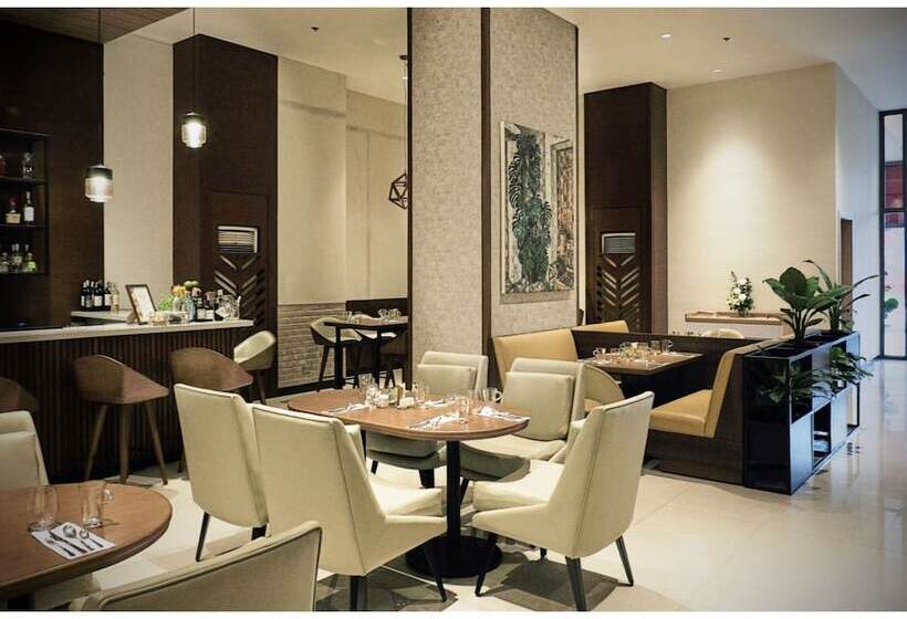 Summit Hotel Greenhills