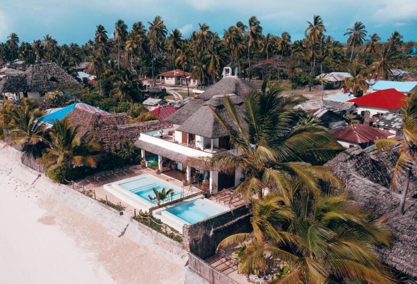 Joya' Beach Suites & Villa