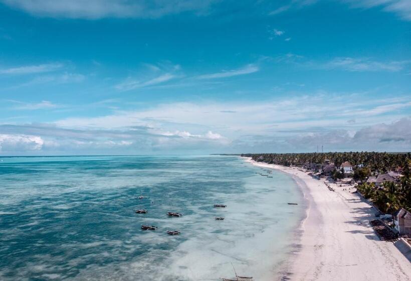 Joya' Beach Suites & Villa