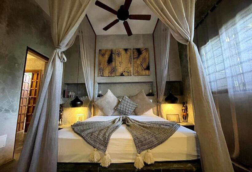 Joya' Beach Suites & Villa