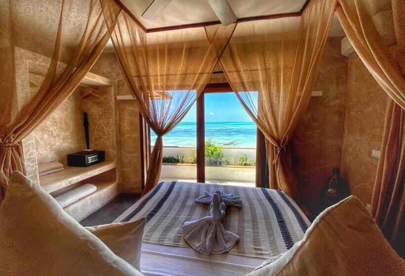 Joya' Beach Suites & Villa