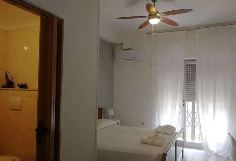 פנסיון Gatto Bianco Picone 19