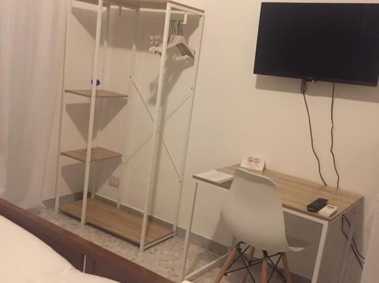 פנסיון Gatto Bianco Picone 19