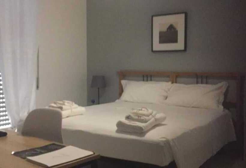 פנסיון Gatto Bianco Picone 19