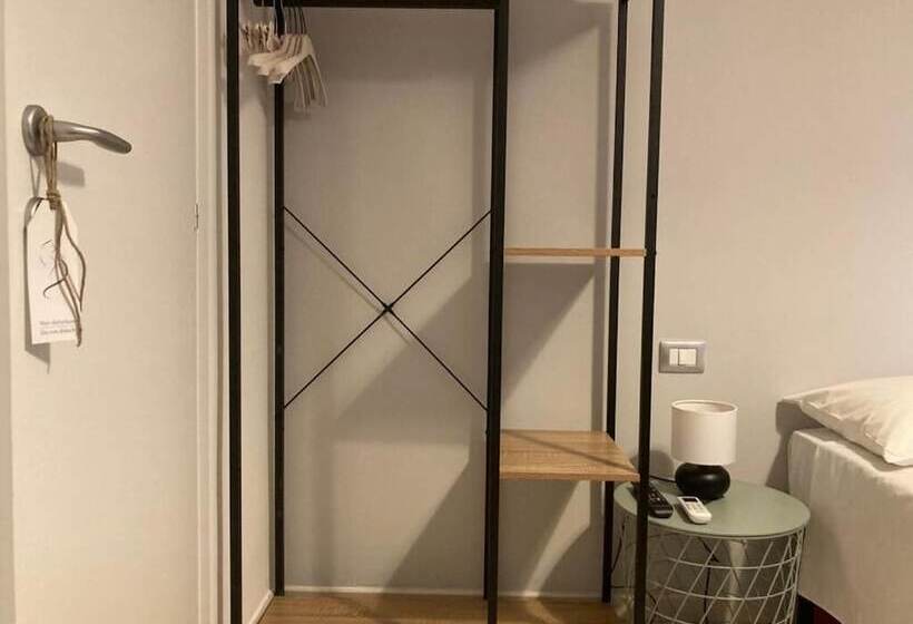 פנסיון Gatto Bianco Picone 19