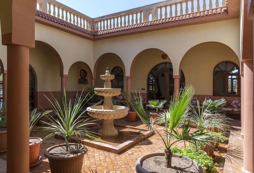 פנסיון Riad Les Trois Merveilles