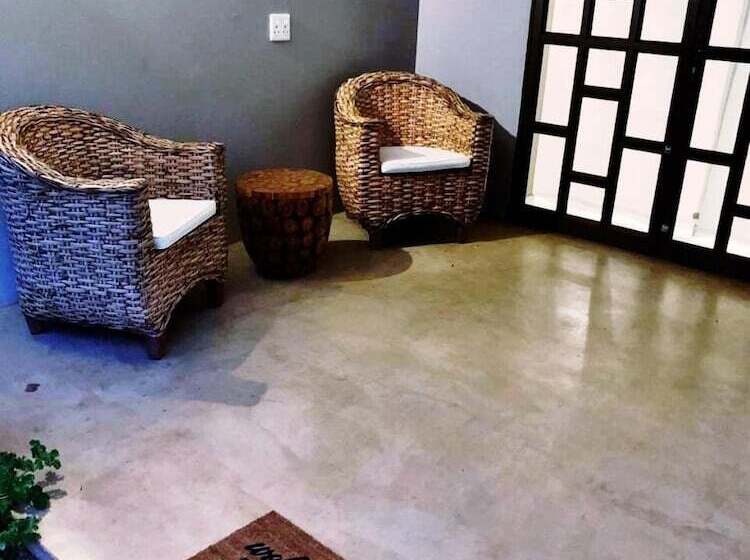 פנסיון The Wilds Guest House