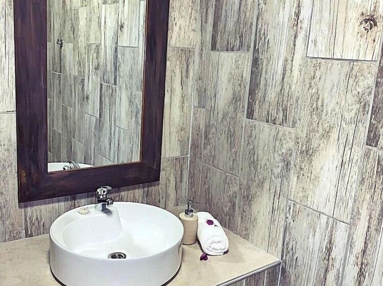 פנסיון The Wilds Guest House