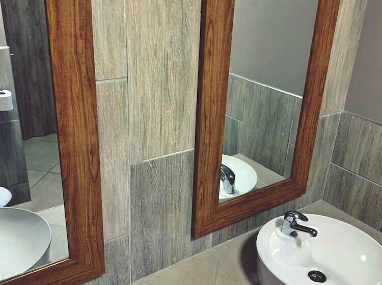 פנסיון The Wilds Guest House