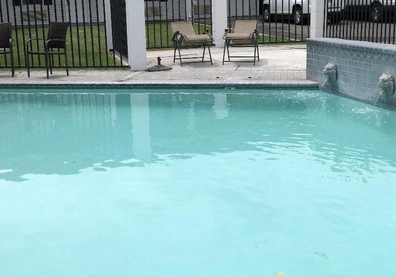 Budget Motel