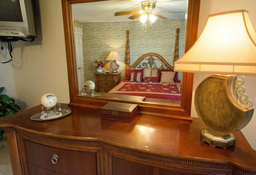 Camelot Beach Suites