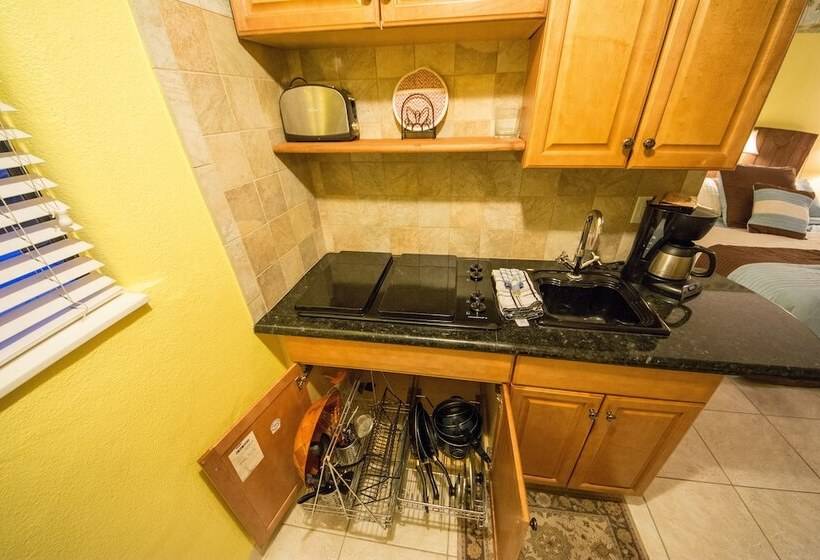 Camelot Beach Suites