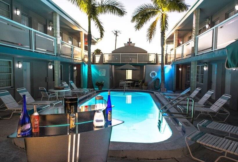 Camelot Beach Suites