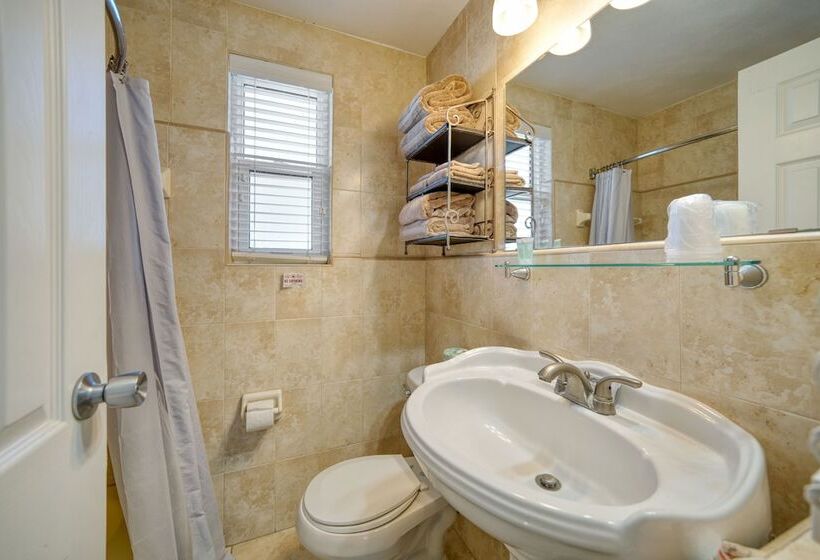 Camelot Beach Suites