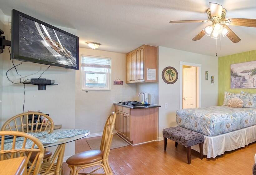 Camelot Beach Suites