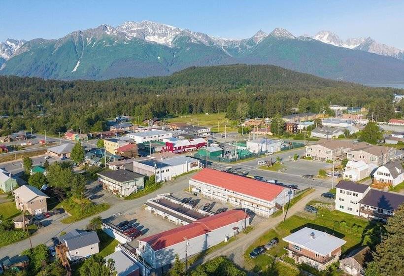 Captain S Choice Motel