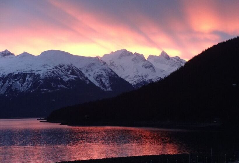 Captain S Choice Motel