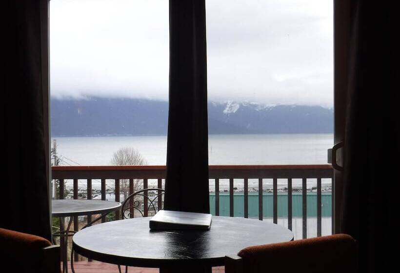 Captain S Choice Motel