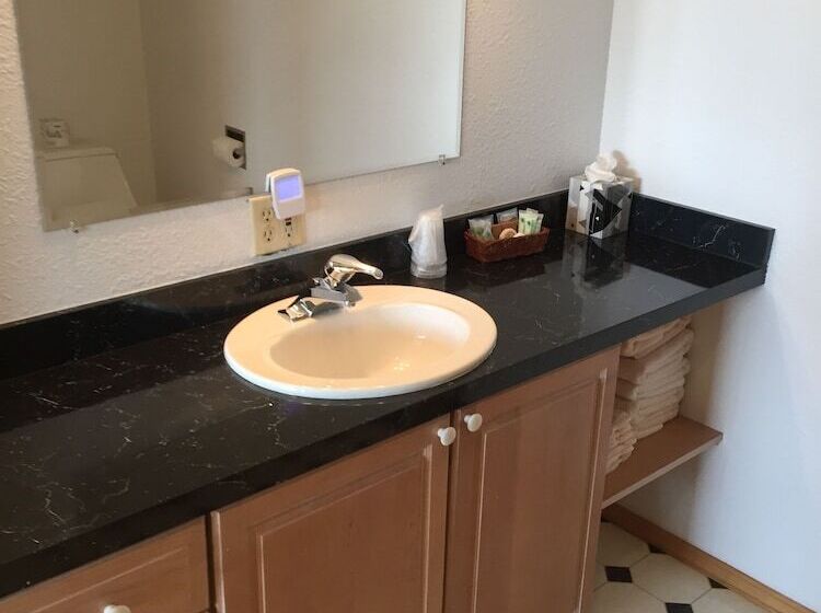 Captain S Choice Motel