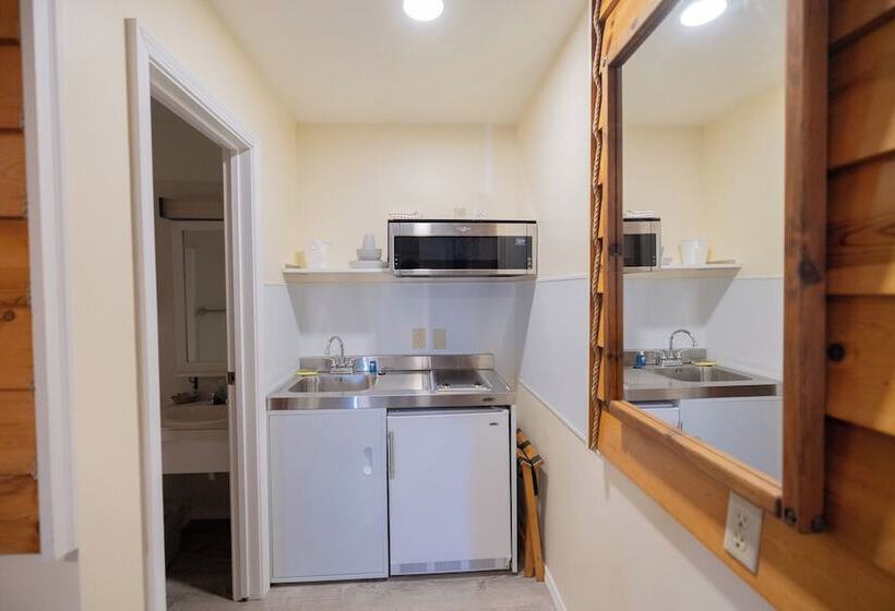 Captain S Choice Motel