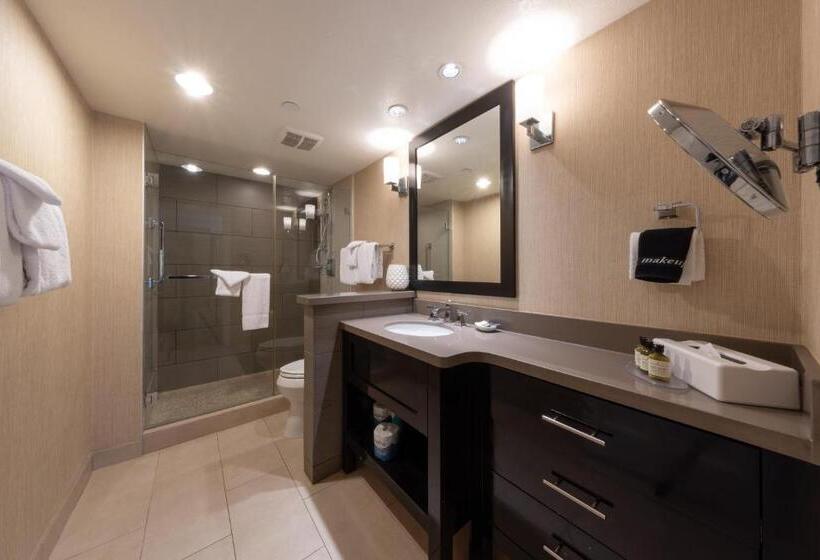 Carlsbad Inn Beach Resort