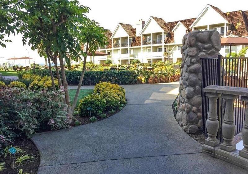 Carlsbad Inn Beach Resort