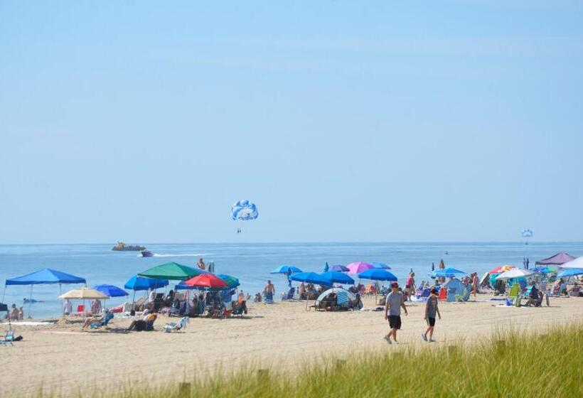 Carousel Resort Hotel And Condominiums