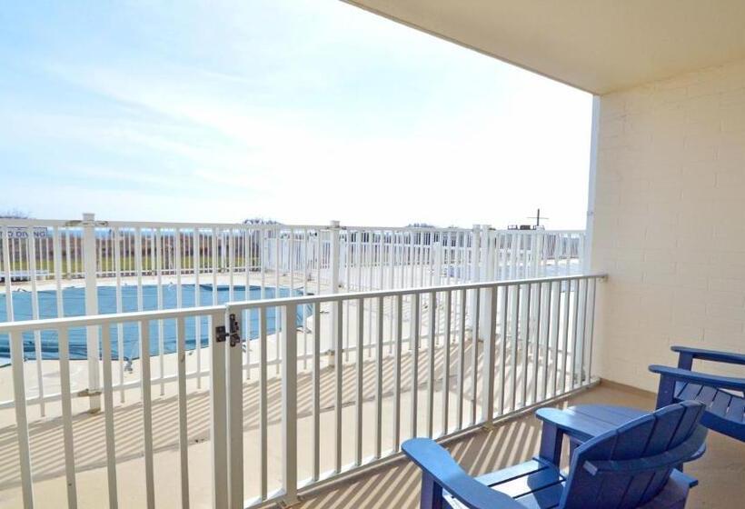 Carousel Resort Hotel And Condominiums