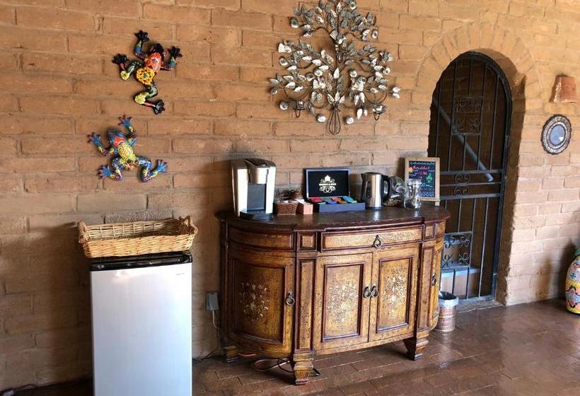 Casa Tierra Adobe Bed & Breakfast