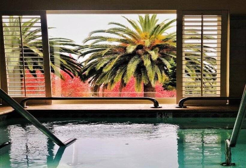 Claremont Resort & Club