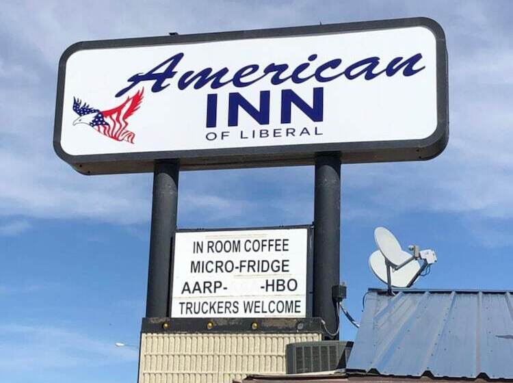 בית מלון כפרי American Inn Of Liberal