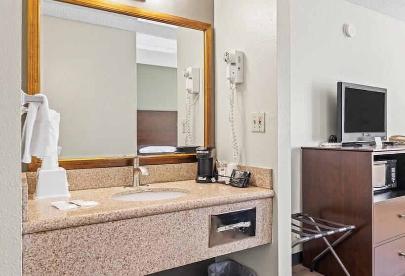 בית מלון כפרי Bend Inn & Suites