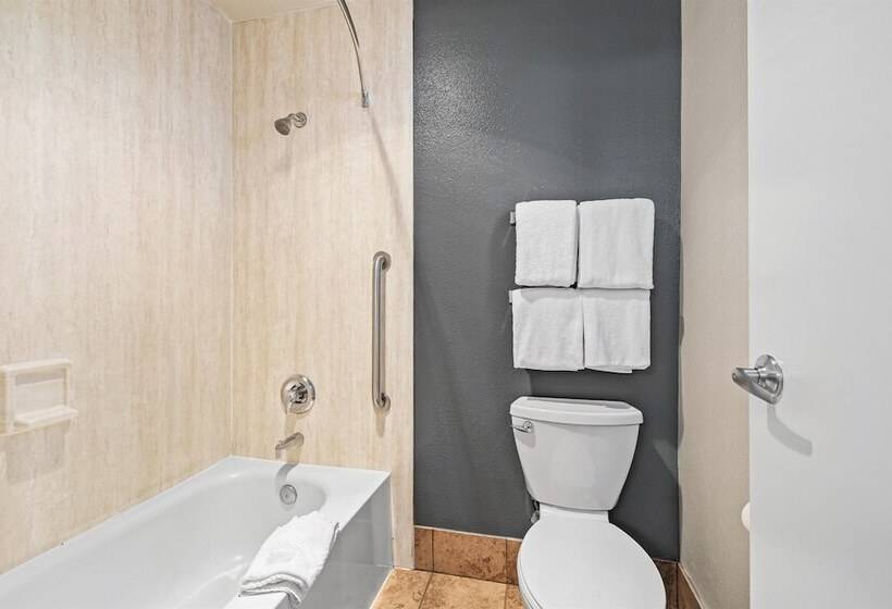 בית מלון כפרי Bend Inn & Suites