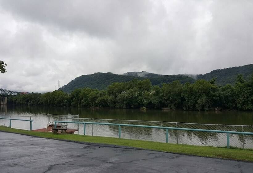 Отель Budget Host Inn Charleston