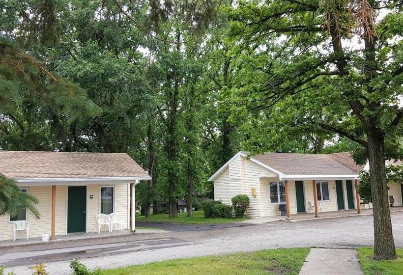 호텔 Budget Host Inn