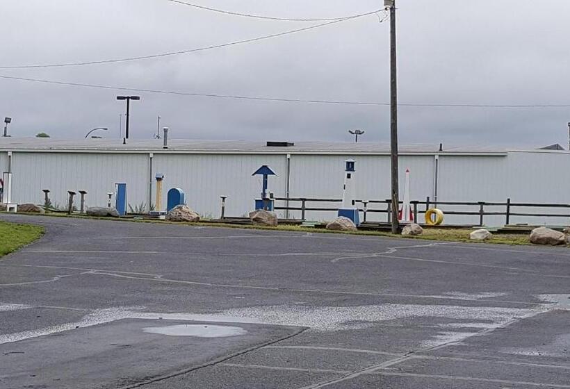 호텔 Budget Host Inn