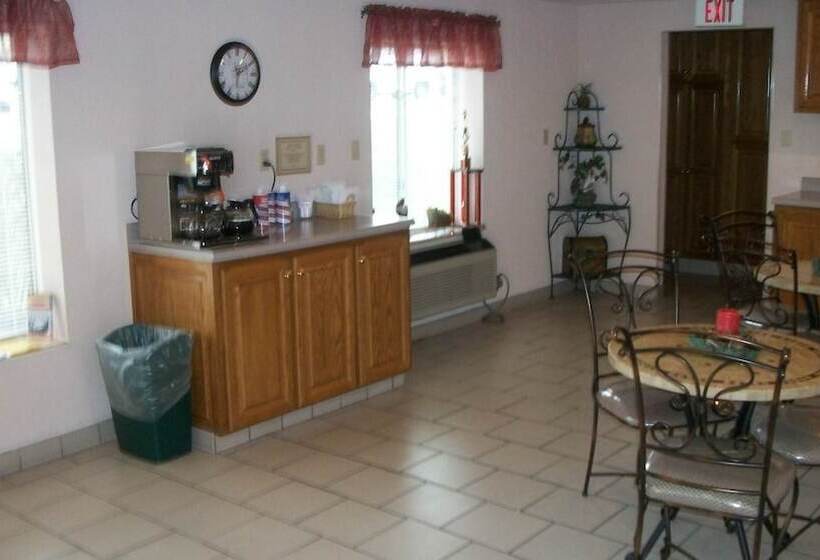 Отель Budget Host Westgate Inn