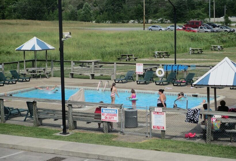 Отель Budget Host Westgate Inn