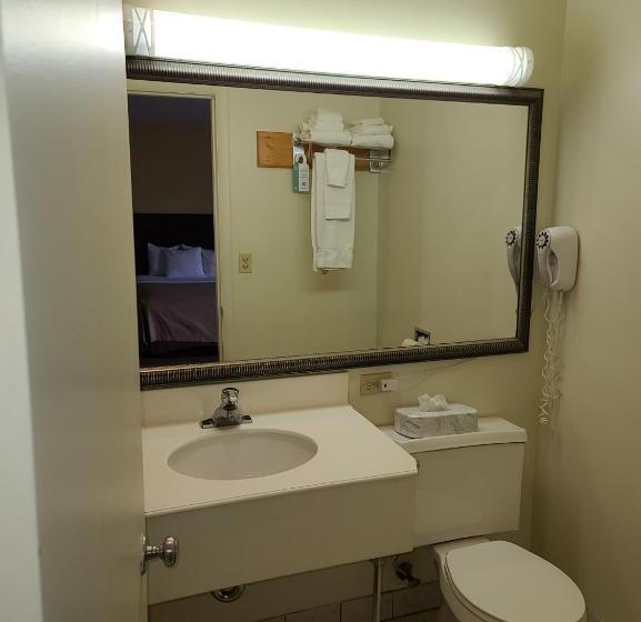 בית מלון כפרי Budget Inn Farmington