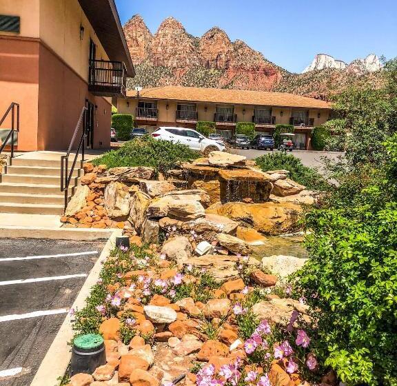 فندق Bumbleberry Inn