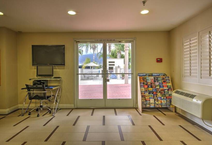 호텔 Burbank Inn And Suites