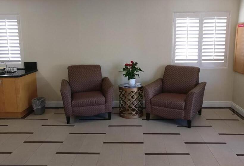 هتل Burbank Inn And Suites