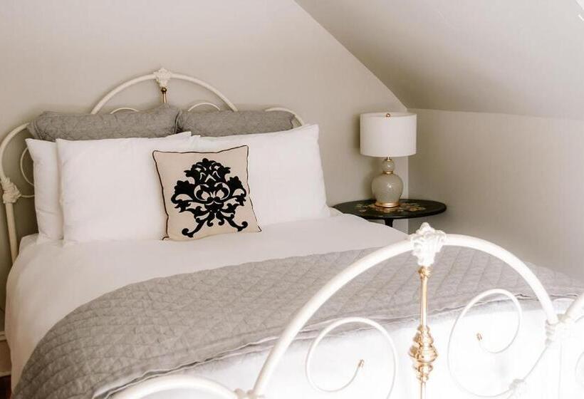 فندق Calderwood Inn