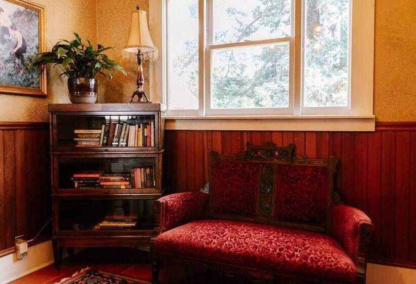 فندق Calderwood Inn