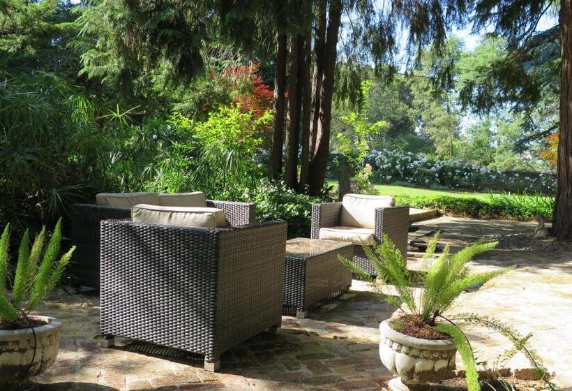 فندق Calderwood Inn