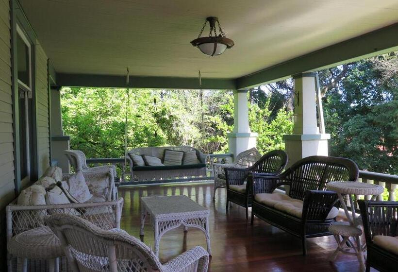 فندق Calderwood Inn