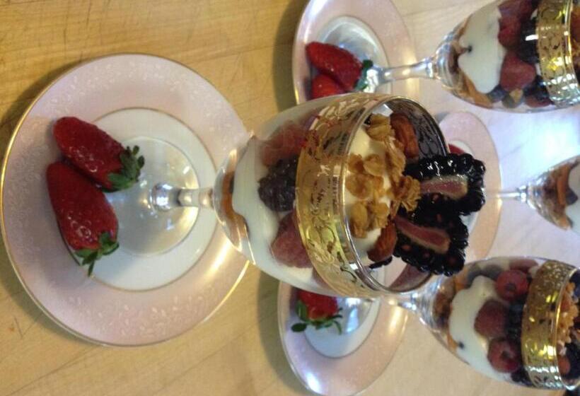 فندق Calderwood Inn