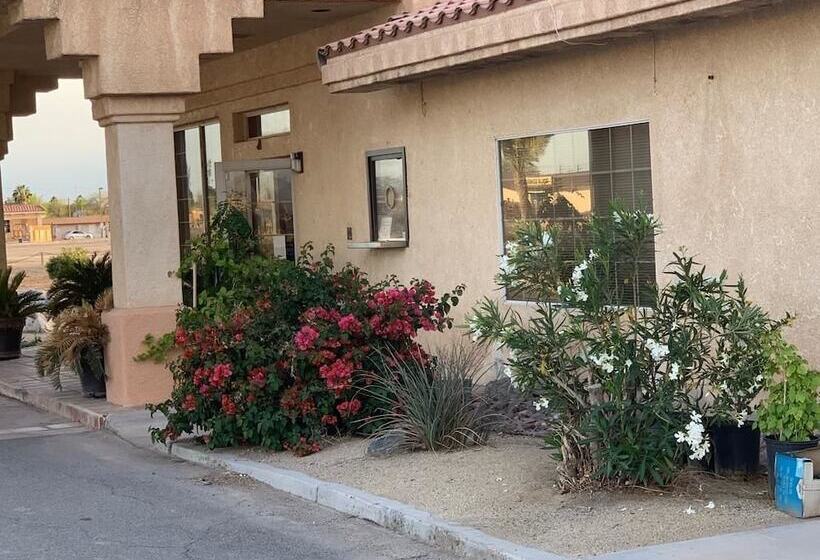 ホテル Calipatria Inn And Suites