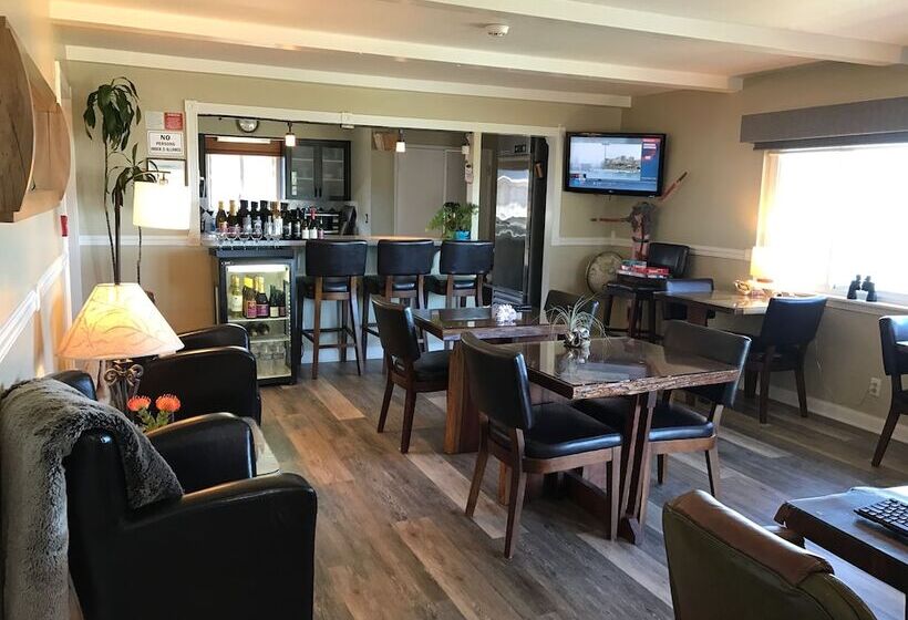 فندق Cambria Shores Inn